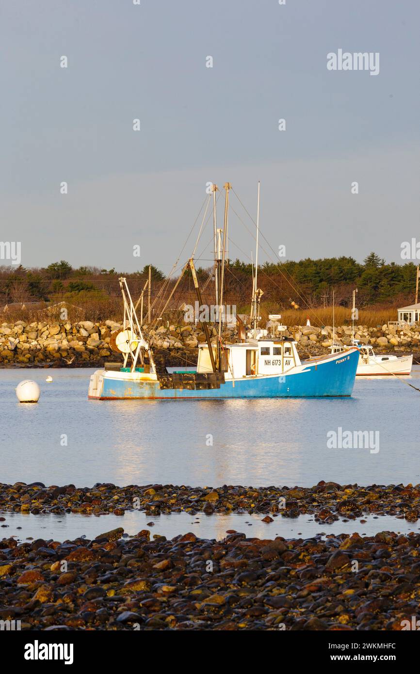 Barche ancorate a Rye Harbor a Rye, New Hampshire, la mattina presto. Foto Stock