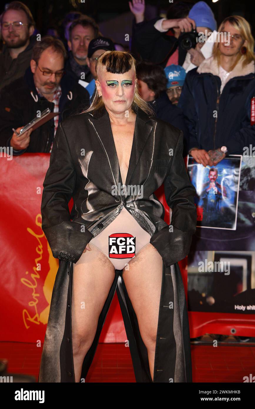 Peaches bei der Special Gala zum FIM Spaceman am Berlinale Palast der 74. Internationalen Filmfestspiele AM 21.02.2024 a Berlino Berlinale 2024- Special Gala zum Film Spaceman mit Adam Sandler & Carey Mulligan **** Peaches al Gala speciale per il film Spaceman al Berlinale Palast del 74° Berlin International Film Festival il 21 02 2024 a Berlino Berlinale 2024 Special Gala per il film Spaceman con Adam Sandler Carey Mulligan Foto Stock