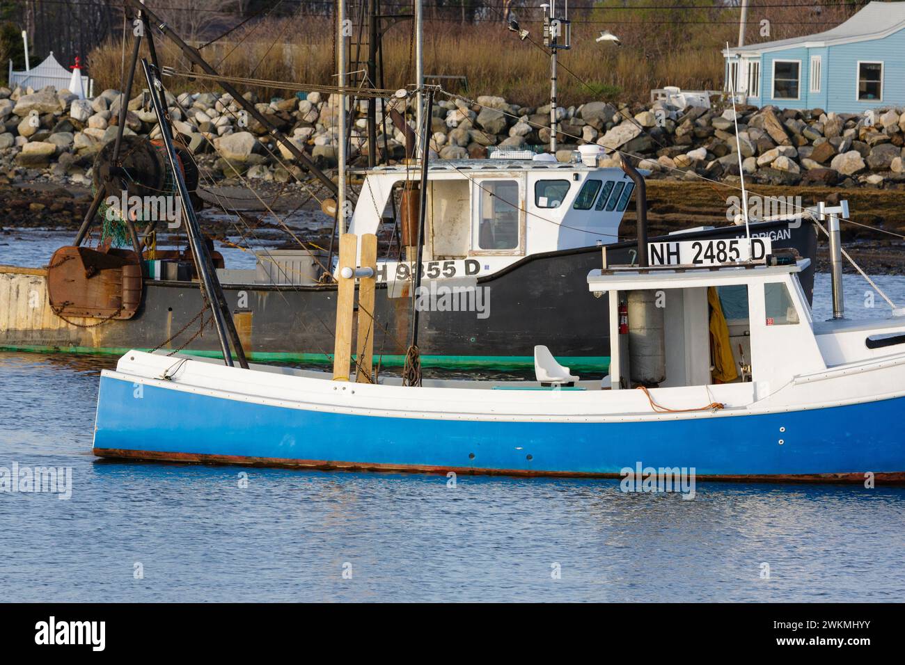 Barche ancorate a Rye Harbor a Rye, New Hampshire, la mattina presto. Foto Stock