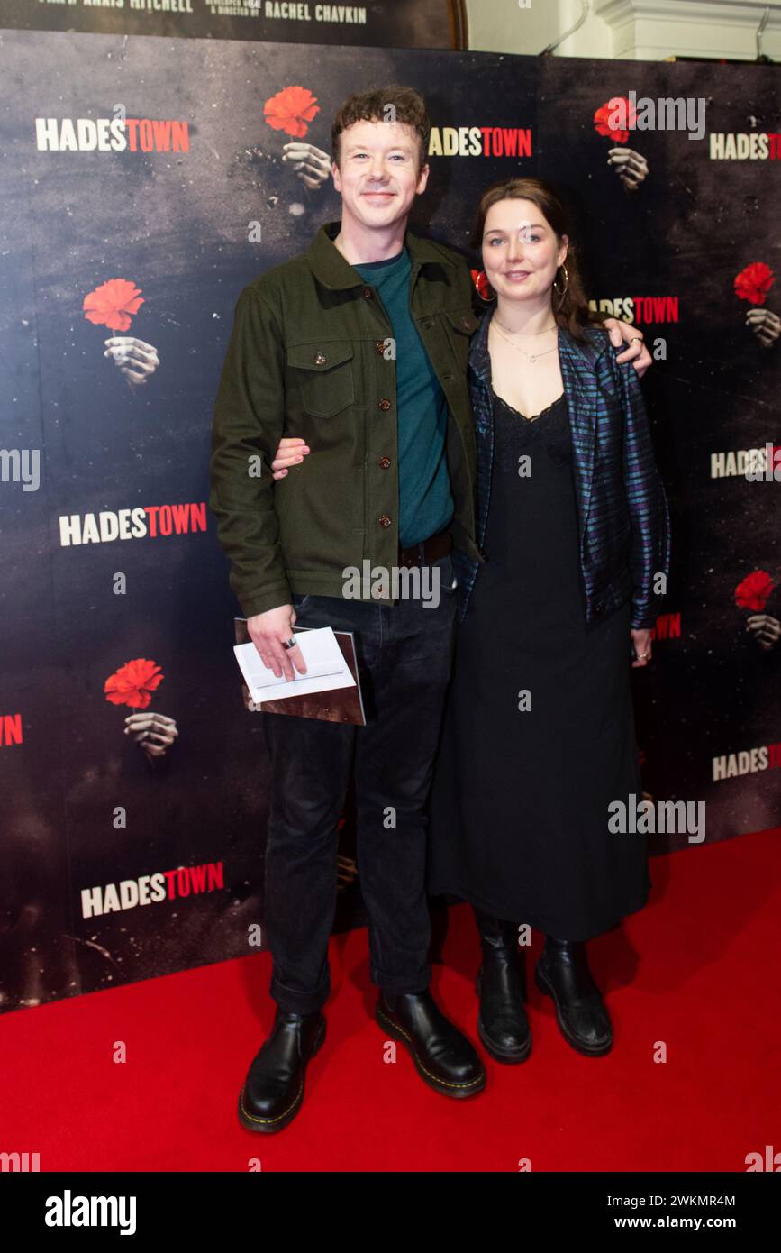 Londra, 21 febbraio 2024, Hadestown Opening Night, Bailey Brook arriva sul Red carpet al Lyric Theatre, Lou Morris/Alamy Live News Foto Stock