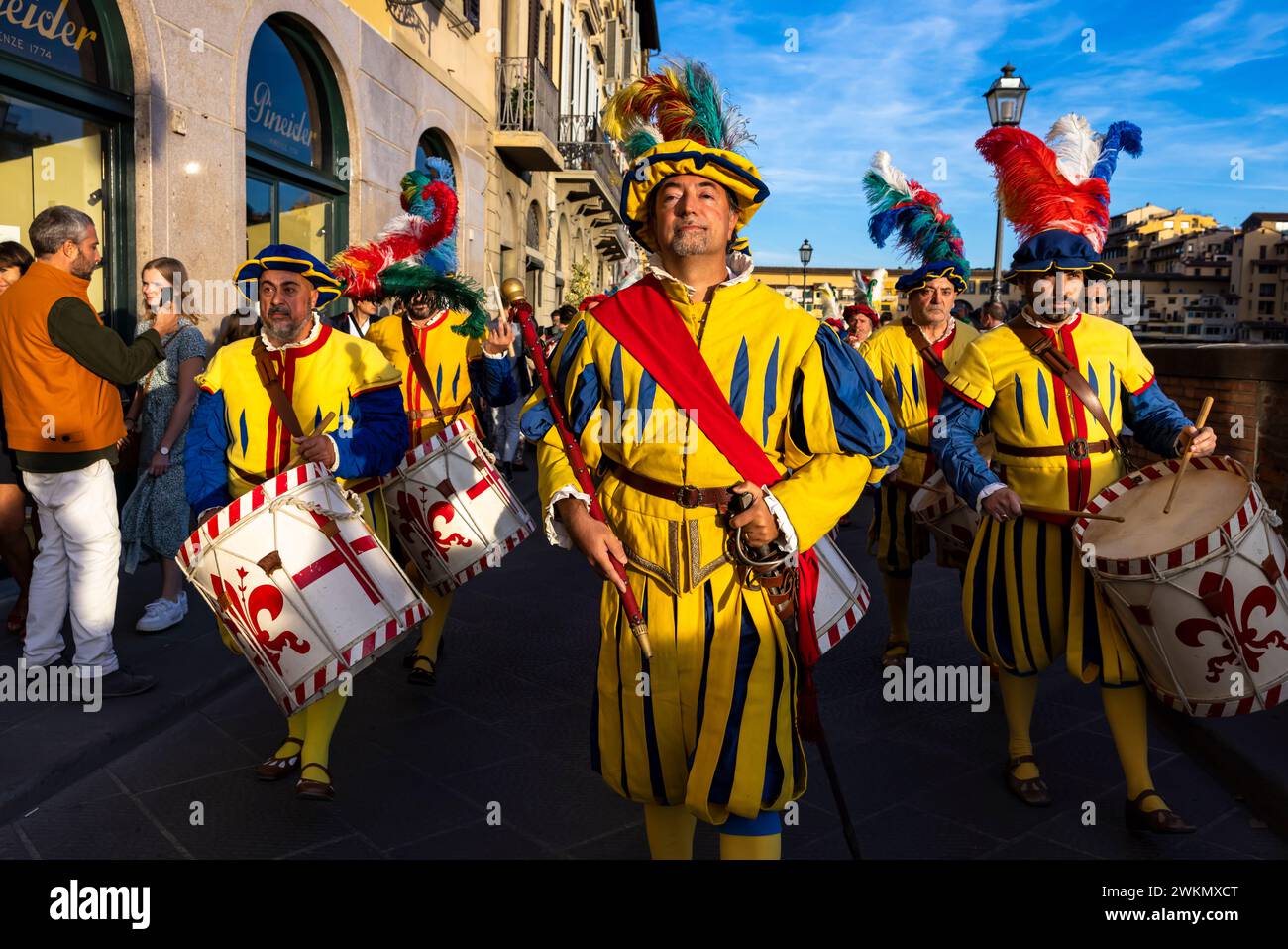 Una celebrazione a Firenze per commemorare la Repubblica di Firenze che ebbe origine nel 1115 e fu governata da un consiglio. E' stato durante questo periodo di fallo Foto Stock