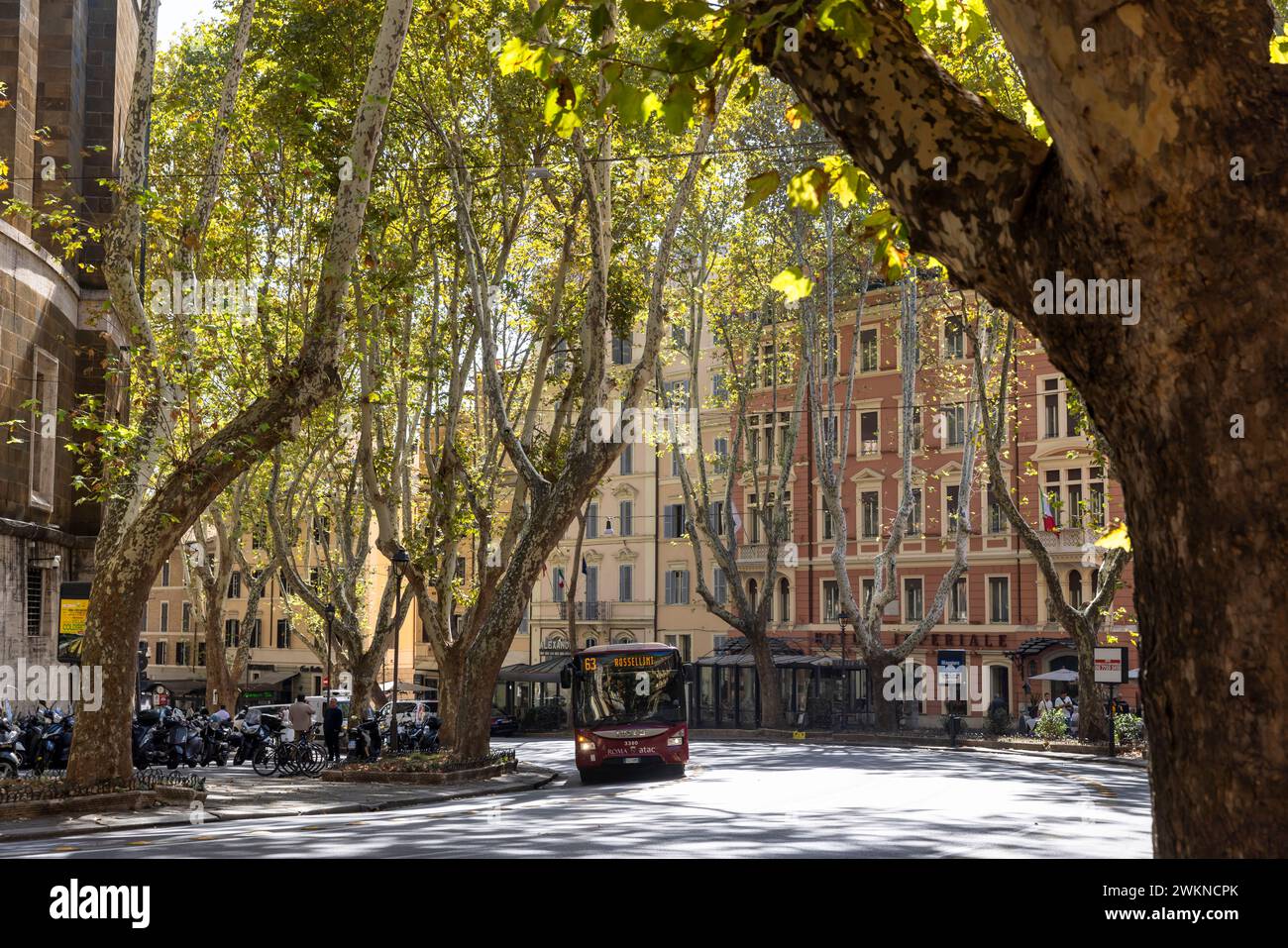 Vita quotidiana per le strade di Roma, Italia. Foto Stock