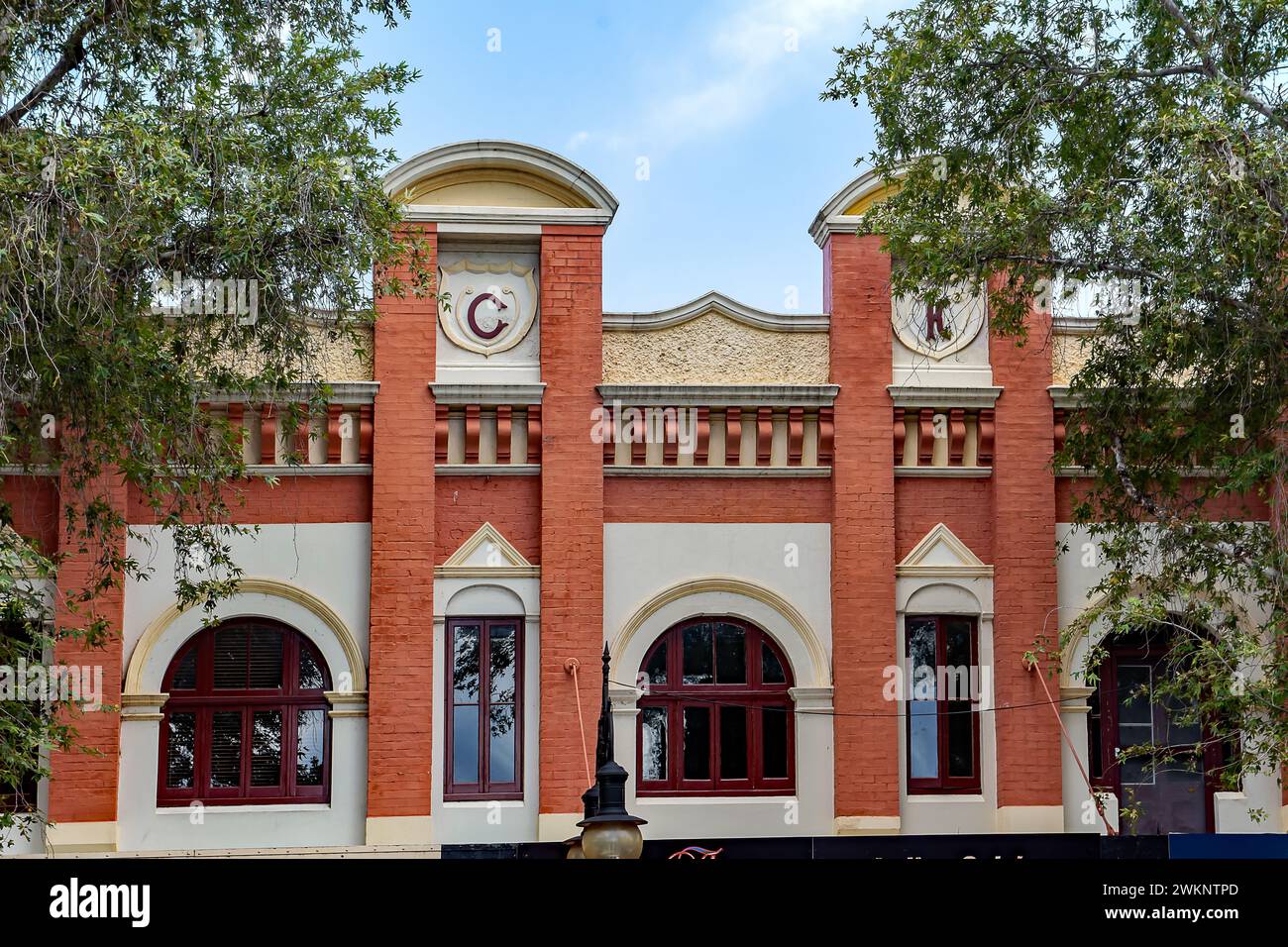 Primo piano dell'edificio in mattoni tardo Vuctoriani nel CBD di Tamworth Australia. Foto Stock