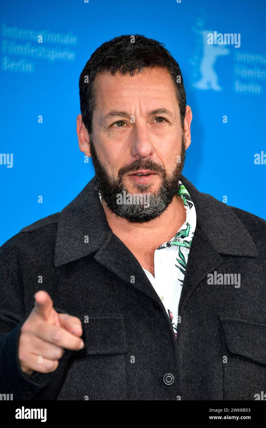 Adam Sandler beim Photocall zum Kinofilm "Spaceman" auf der Berlinale 2024 / 74. Internationale Filmfestspiele Berlin im Hotel Grand Hyatt. Berlino, 21.02.2024 Foto Stock