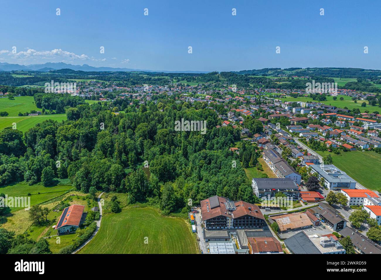 Estate a Chiemgau intorno alle rive del lago Chiemsee vicino a Prien-Stock Foto Stock