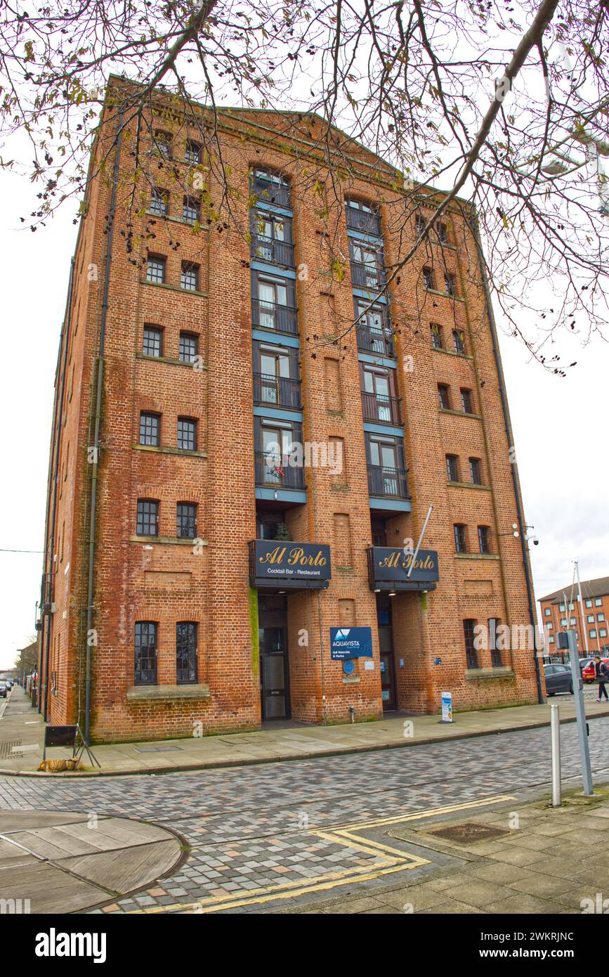 La nuova area Marina di Hull, Yorkshire, Regno Unito e il cocktail bar e ristorante al Porto Foto Stock