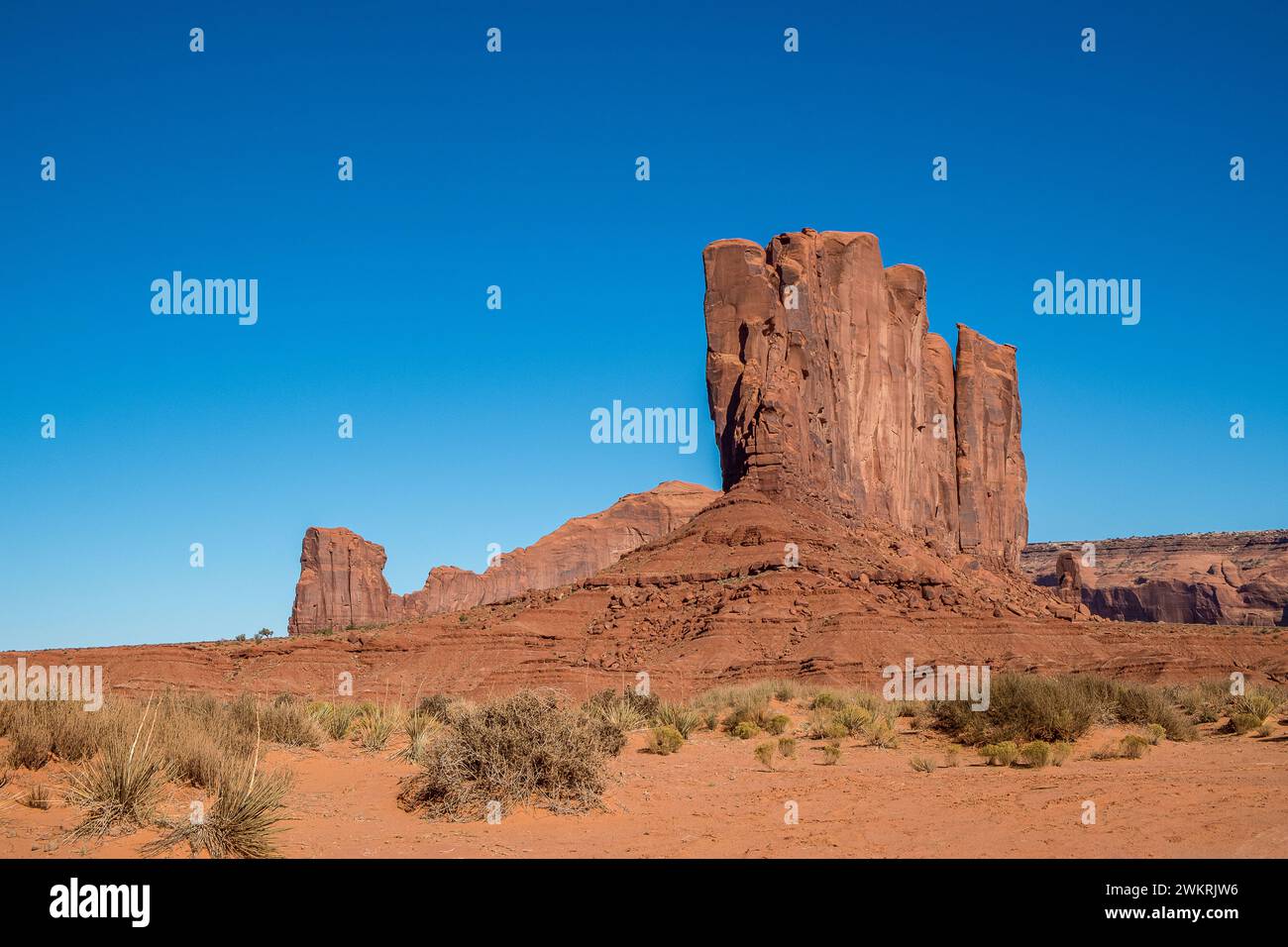 Camel Butte nella Monument Valley, famosa per le sue iconiche conchiglie e per essere stata protagonista di numerosi film western. Foto Stock