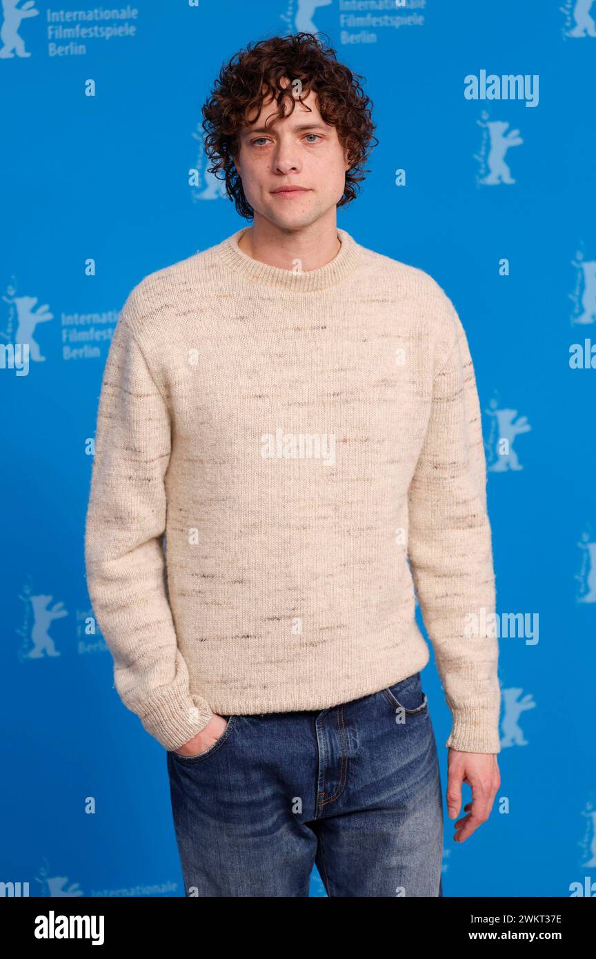 Douglas Smith beim Photocall zum Kinofilm Seven Veils auf der Berlinale 2024 / 74. Internationale Filmfestspiele Berlin im Hotel Grand Hyatt. Berlino, 22.02.2024 *** Douglas Smith al photocall per il lungometraggio Seven Veils al Berlinale 2024 74 Berlin International Film Festival presso l'Hotel Grand Hyatt Berlin, 22 02 2024 foto:xD.xBedrosianx/xFuturexImagex Veils_4217 Foto Stock