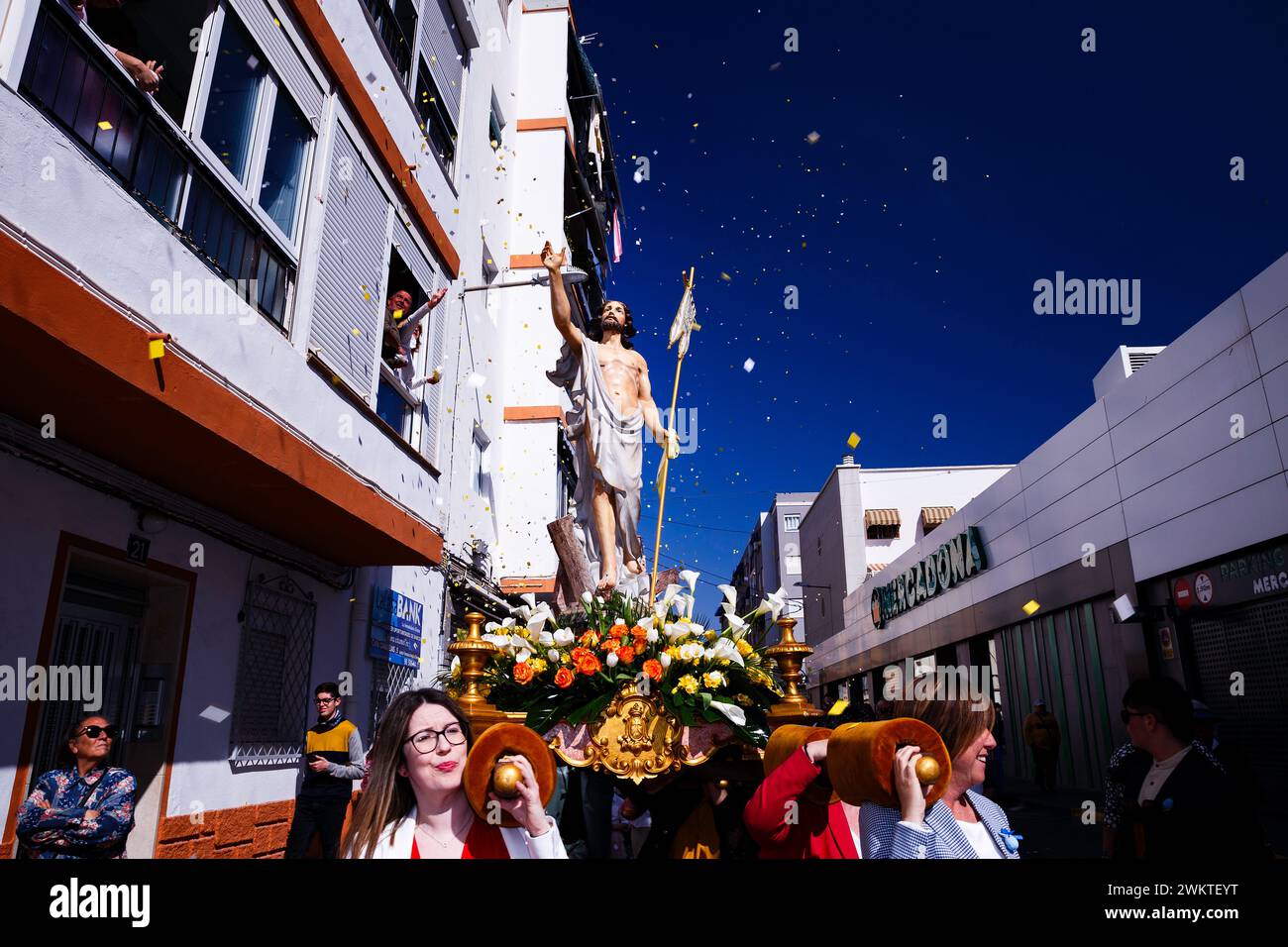 Processione del Cristo risorto sotto le Alleluie a Villajoyosa Foto Stock