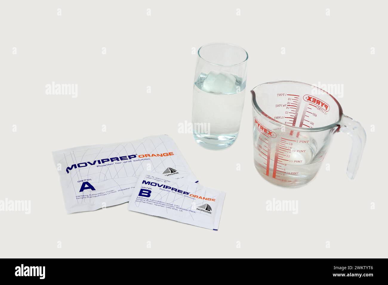 Movieprep Powder Oral Solution lassativo utilizzato per eliminare l'intestino prima della precessione di Colonoscopia Foto Stock