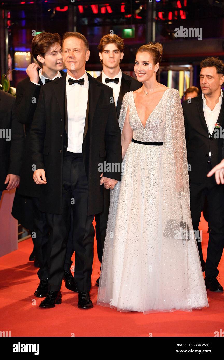 Rocco Siffredi mit Ehefrau Rosa Caracciolo bei der Premiere des Kinofilms 'sette veli' auf der Berlinale 2024 / 74. Internationale Filmfestspiele Berlin im Berlinale Palast. Berlino, 22.02.2024 Foto Stock