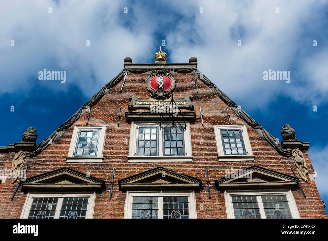 Casa, facciata, facciata dell'edificio, architettura, stile architettonico, edificio, storico, storia, gita in città, mattoni, storia della città, finestra Foto Stock