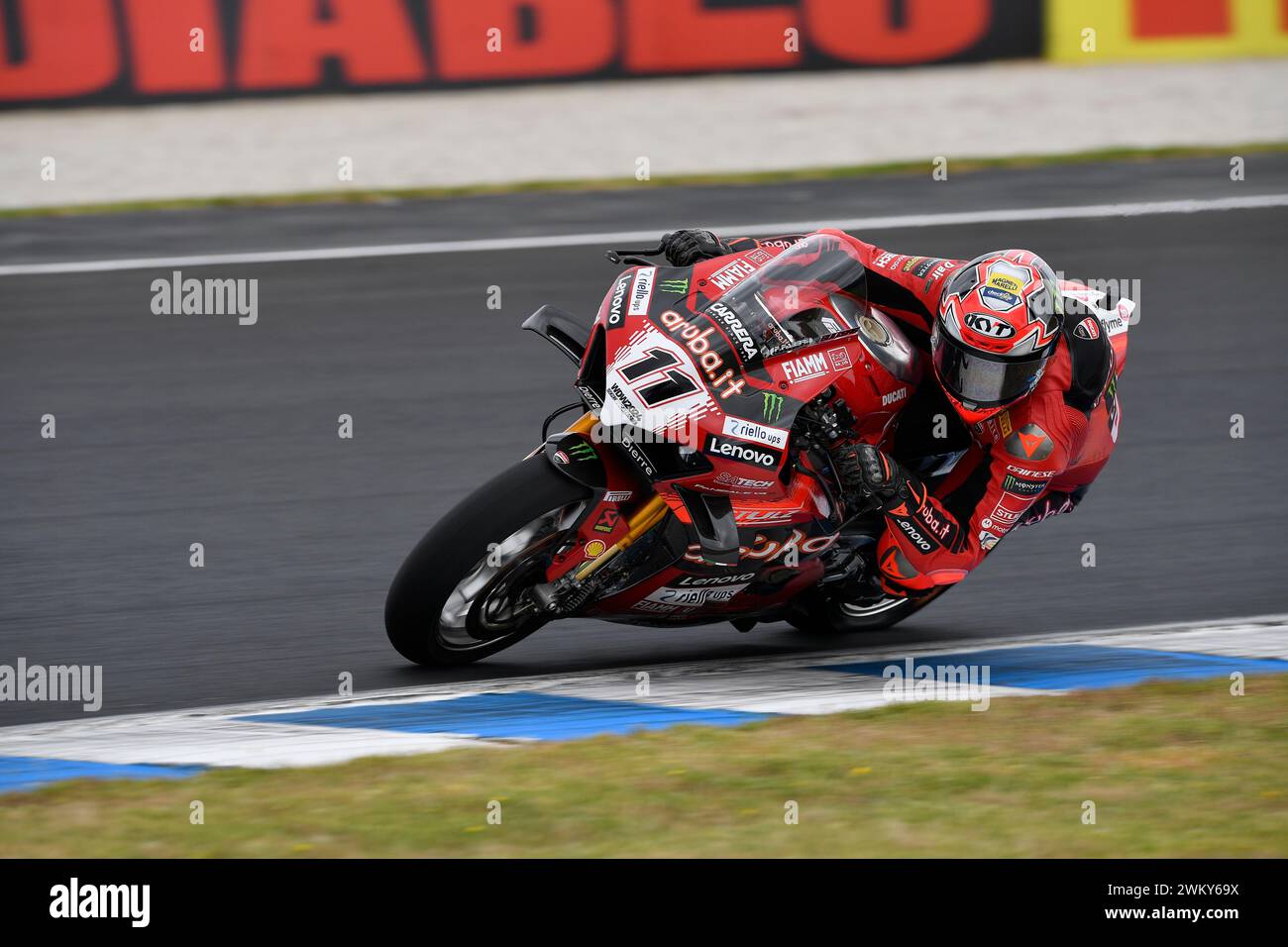 MELBOURNE, AUSTRALIA. 23 febbraio 2024. Nicolo Bulega(11) dell'Italia in sella alla Ducati Panigale V4R per Aruba.IT Racing - Ducati al round di apertura del Campionato Mondiale Superbike 2024 sul circuito di Phillip Island. Accreditare Karl Phillipson/Alamy Live News Foto Stock