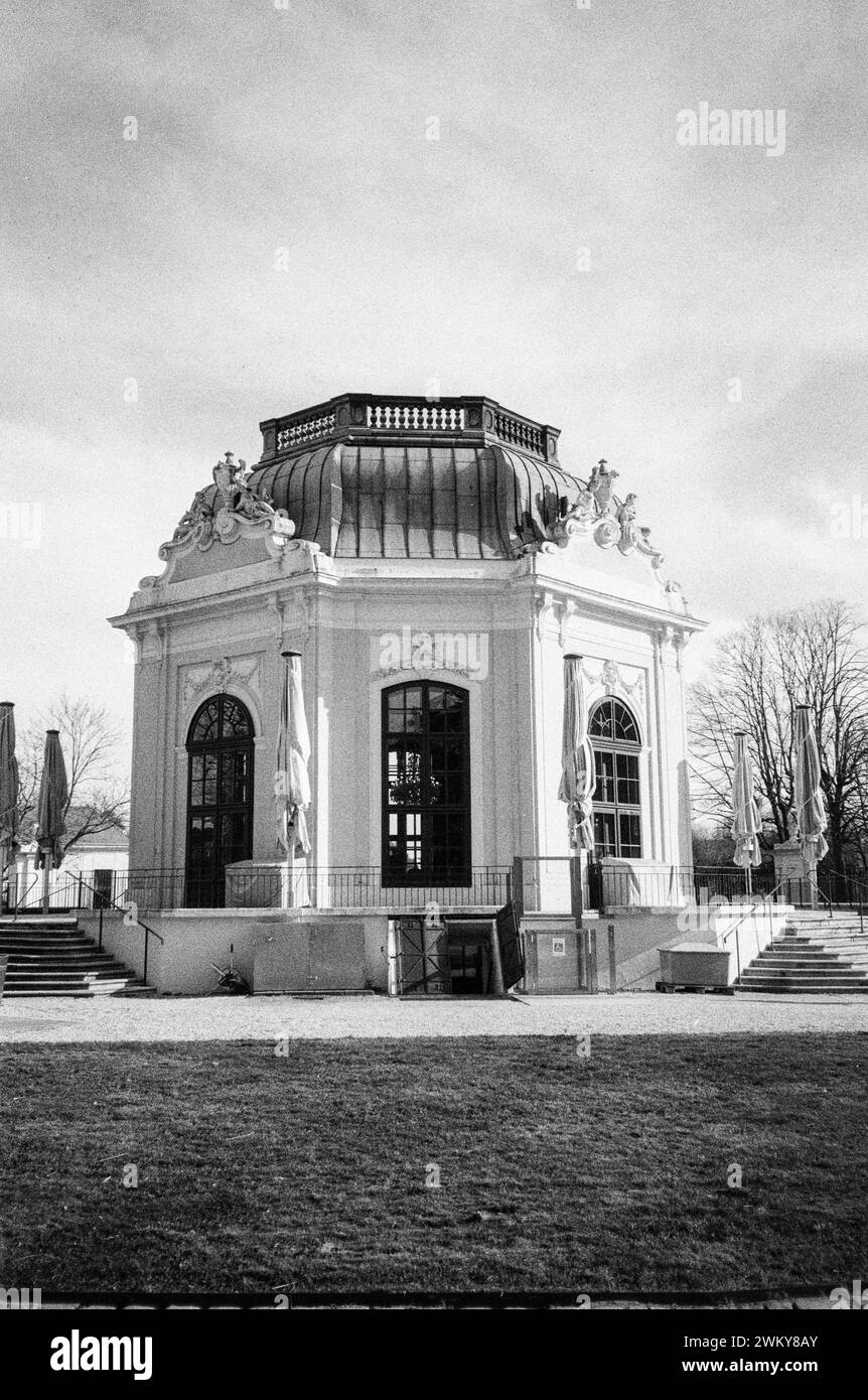 La colazione imperiale pavilion presso lo Zoo di Schönbrunn, Maxingstraße, Vienna, Austria, l'Europa. Foto Stock