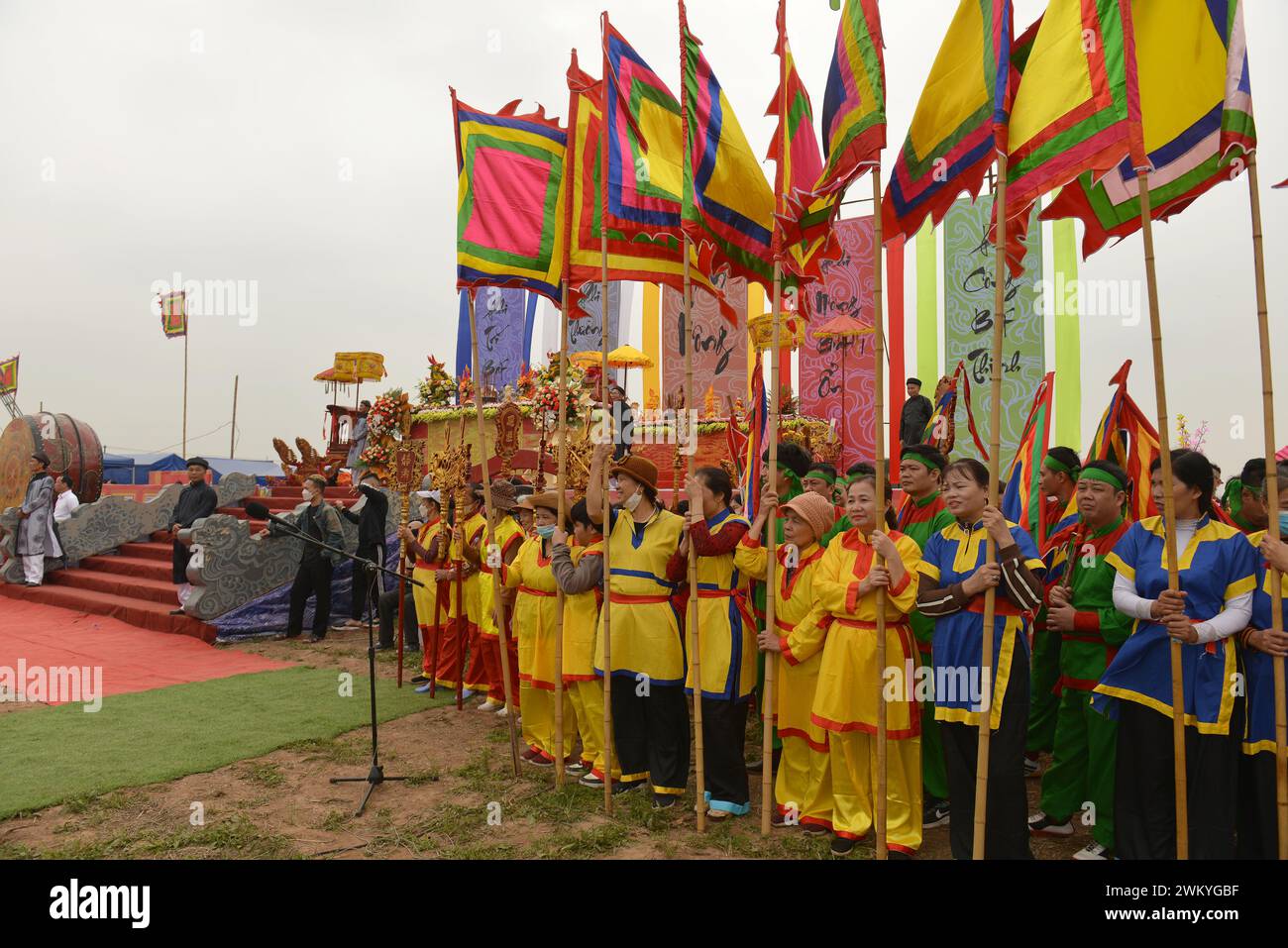 Duy Tien, ha Nam, Vietnam. Tich Dien è il festival che inizia la stagione agricola. Rituali di performance al Tich Dien Festival. Lễ Hội Tịch Điền Foto Stock