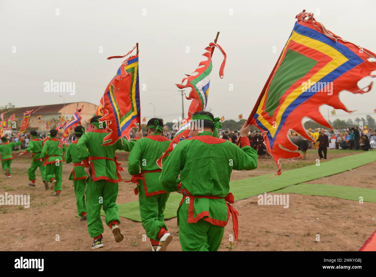 Duy Tien, ha Nam, Vietnam. Tich Dien è il festival che inizia la stagione agricola. Rituali di performance al Tich Dien Festival. Lễ Hội Tịch Điền Foto Stock