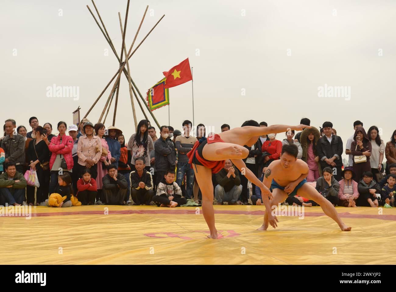 Duy Tien, ha Nam, Vietnam. Tich Dien è il festival che inizia la stagione agricola. Rituali di performance al Tich Dien Festival. Lễ Hội Tịch Điền Foto Stock