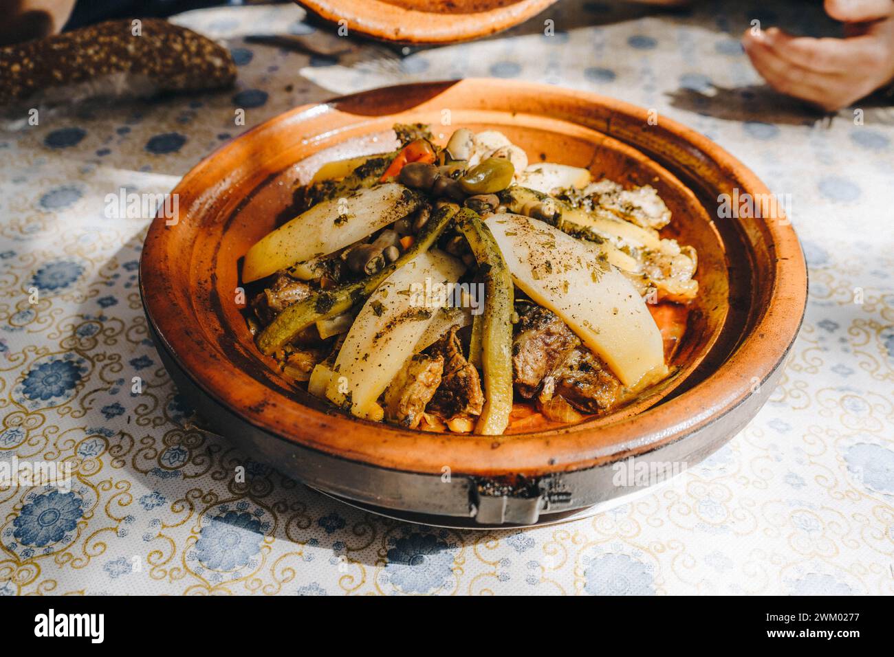 Pranzo tradizionale marocchino Tajine in Marocco Foto Stock