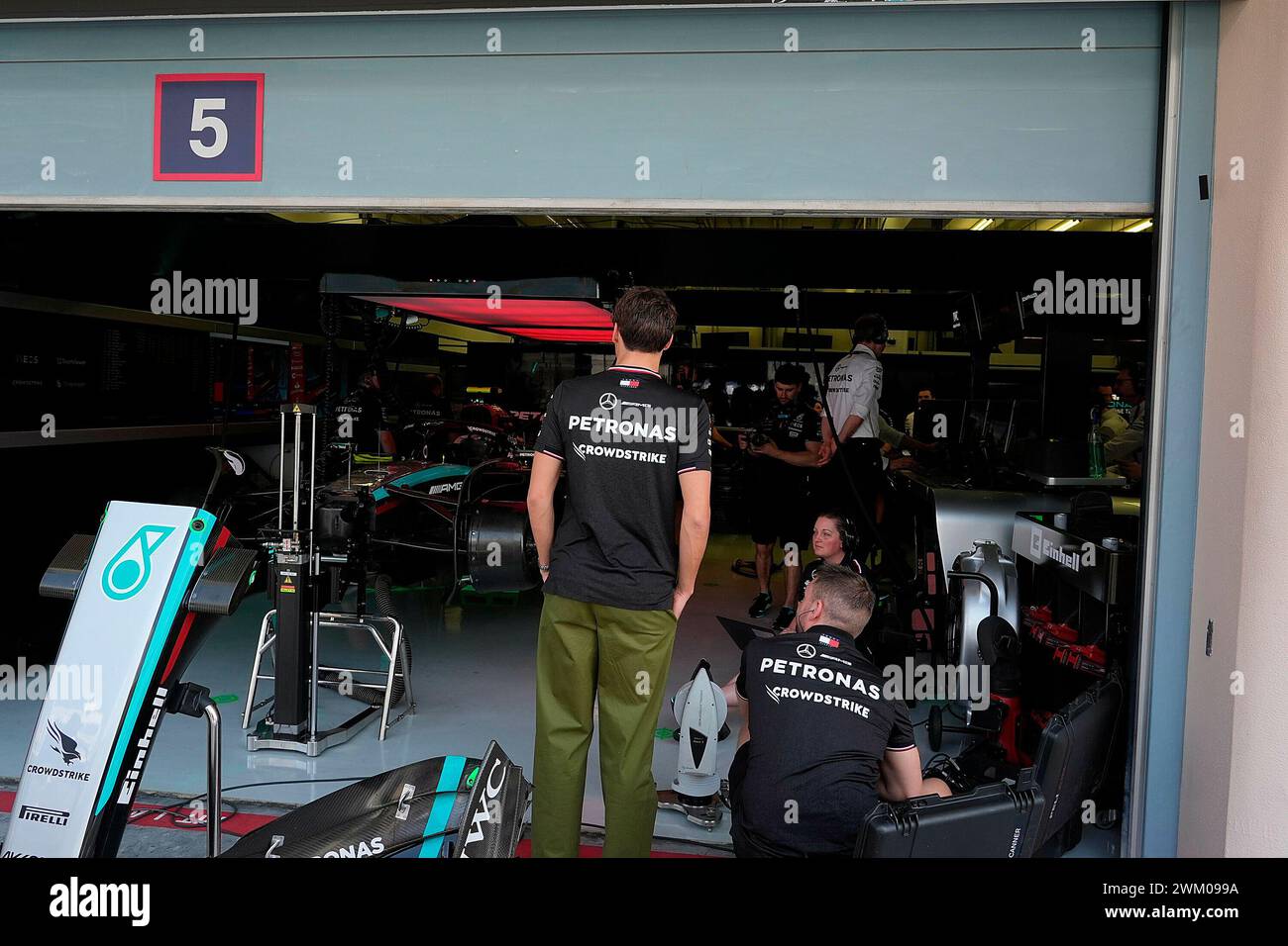 23 febbraio 2024, Bahrain International Circuit, Sakhir, test drive di Formula 1 in Bahrain 2023, nella foto George Russell (GBR), Mercedes-AMG Petronas Formula One Team Foto Stock