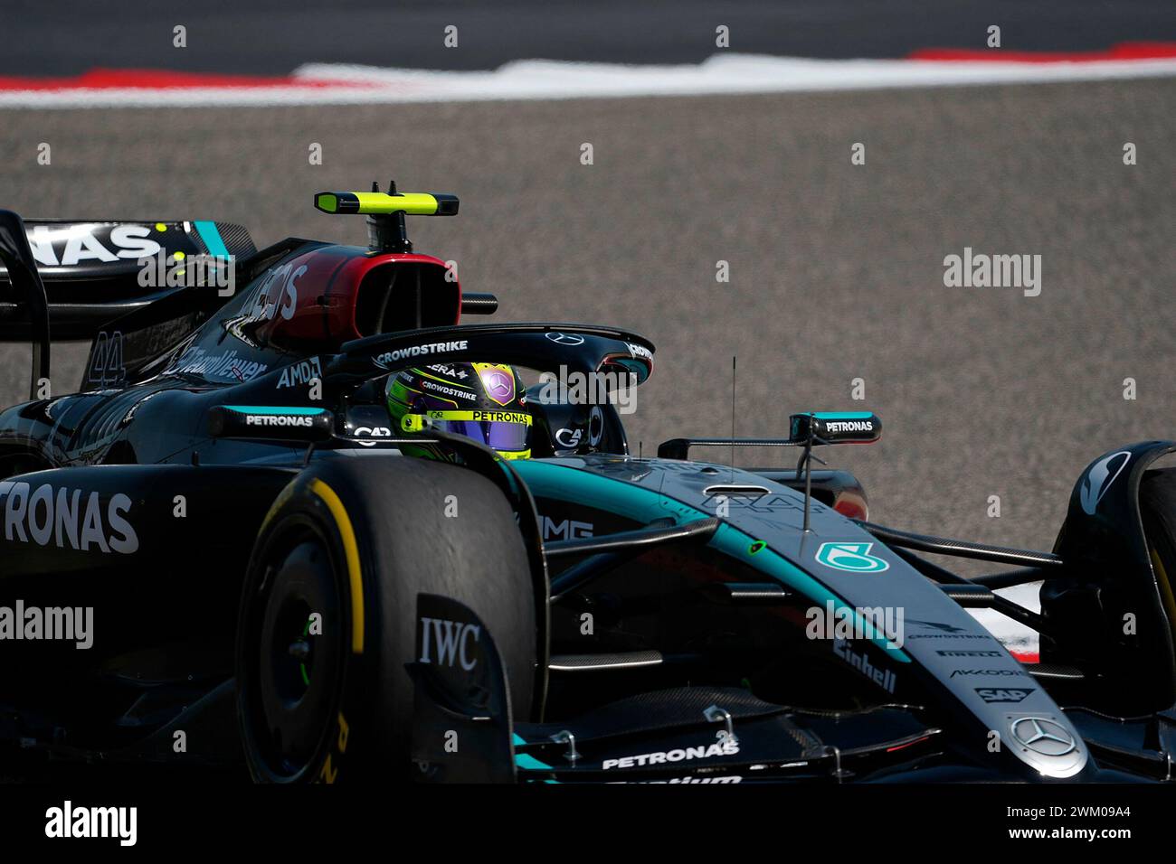 23 febbraio 2024, Bahrain International Circuit, Sakhir, test drive di Formula 1 in Bahrain 2023, nella foto Lewis Hamilton (GBR), Mercedes-AMG Petronas Formula One Team Foto Stock