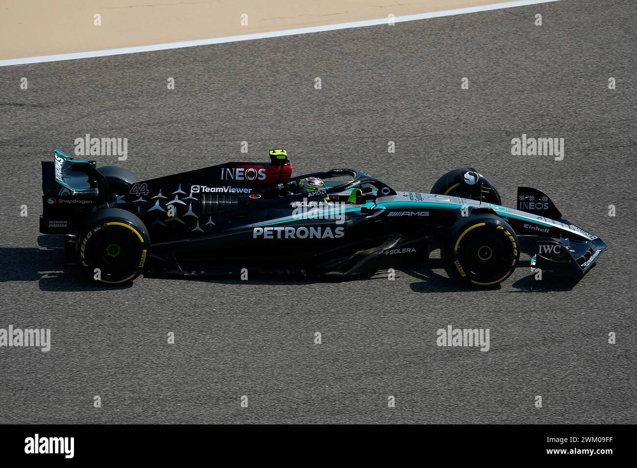 23 febbraio 2024, Bahrain International Circuit, Sakhir, test drive di Formula 1 in Bahrain 2023, nella foto Lewis Hamilton (GBR), Mercedes-AMG Petronas Formula One Team Foto Stock