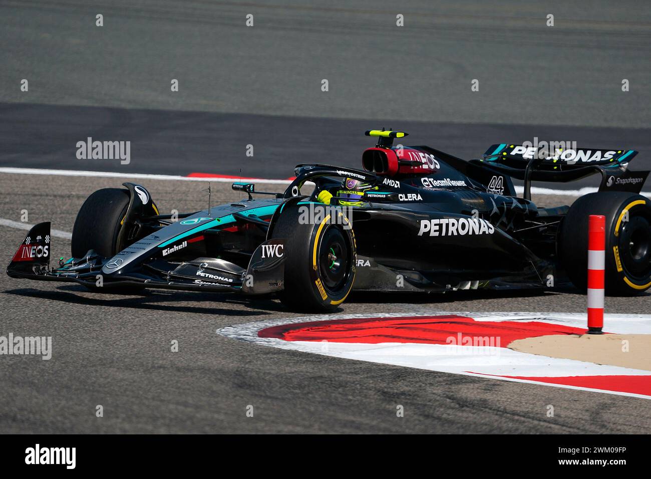 23 febbraio 2024, Bahrain International Circuit, Sakhir, test drive di Formula 1 in Bahrain 2023, nella foto Lewis Hamilton (GBR), Mercedes-AMG Petronas Formula One Team Foto Stock