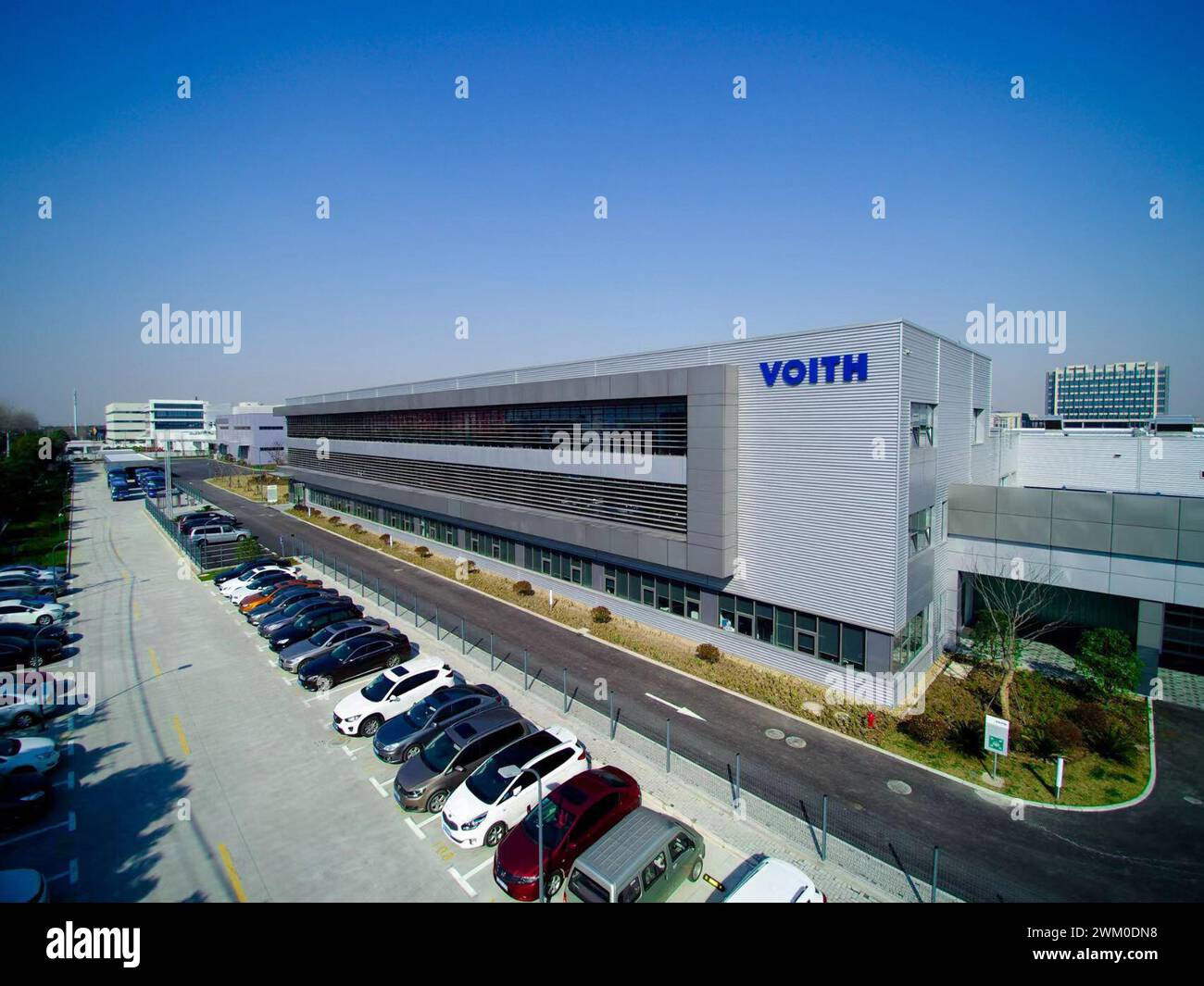 (240223) -- WUXI, 23 febbraio 2024 (Xinhua) -- questa foto non datata mostra una società del gruppo Voith tedesco a Wuxi, nella provincia di Jiangsu nella Cina orientale. Il gruppo tedesco Voith ha firmato giovedì un accordo di cooperazione strategica con l'impresa statale cinese Weifu Group per sviluppare e promuovere sistemi di stoccaggio dell'idrogeno ad alta pressione. Voith e Weifu, un rinomato produttore di ricambi per auto nella città di Wuxi, nella provincia cinese del Jiangsu, si concentreranno sulla ricerca, lo sviluppo, la produzione su larga scala e l'applicazione dei sistemi di stoccaggio. Con un investimento complessivo di circa 120 milioni di euro (129,8 Foto Stock