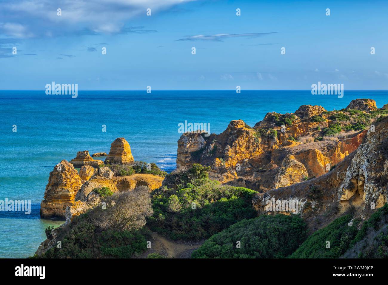 Portogallo, Algarve, Lagos, paesaggio costiero della penisola iberica Foto Stock