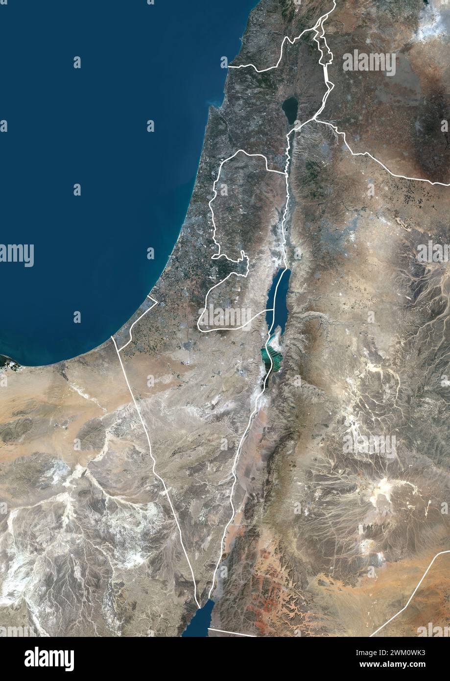 Immagine satellitare a colori di Israele e dei territori palestinesi, con confini. Foto Stock