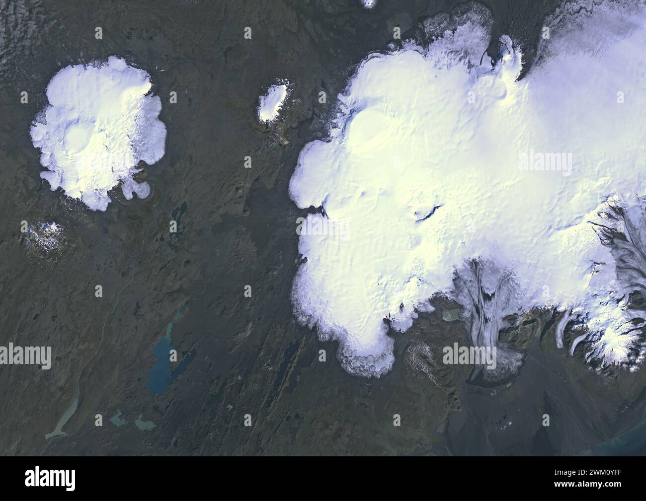 Immagine satellitare a colori del ghiacciaio Vatnajokull, Islanda, nel 1986. È la più grande e voluminosa calotta di ghiaccio dell'Islanda e la seconda più grande in Europa. Foto Stock