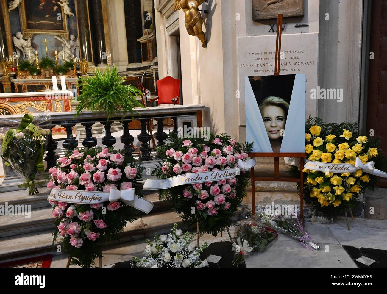 Roma, Italia. 23 febbraio 2024. Funerale di Ira Von Furstenberg nella Basilica di Santa Maria in Montesanto conosciuta come la "Chiesa degli artisti" in Piazza del popolo a Roma, Italia, il 23 febbraio 2024. La principessa Virginia von Furstenberg nota come Ira von Furstenberg morì a Roma all'età di 83 anni il 18 febbraio. Foto: Eric Vandeville/ABACAPRESS.COM credito: Abaca Press/Alamy Live News Foto Stock