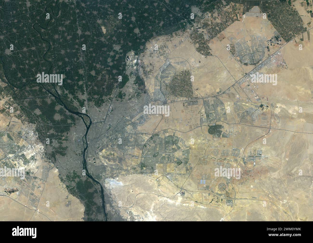 Immagine satellitare a colori del Cairo e della città nuova del Cairo, Egitto nel 2022. Foto Stock