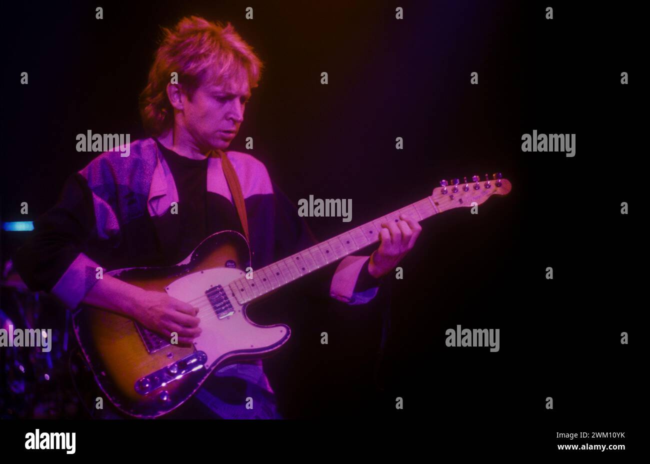 3824817 Andy Summers; (add.info.: Roma, 1984. The Police si esibisce dal vivo: Il chitarrista Andy Summers / Roma, 1984. I Police in concerto: il chitarrista Andy Summers); © Marcello Mencarini. Tutti i diritti riservati 2024. Foto Stock