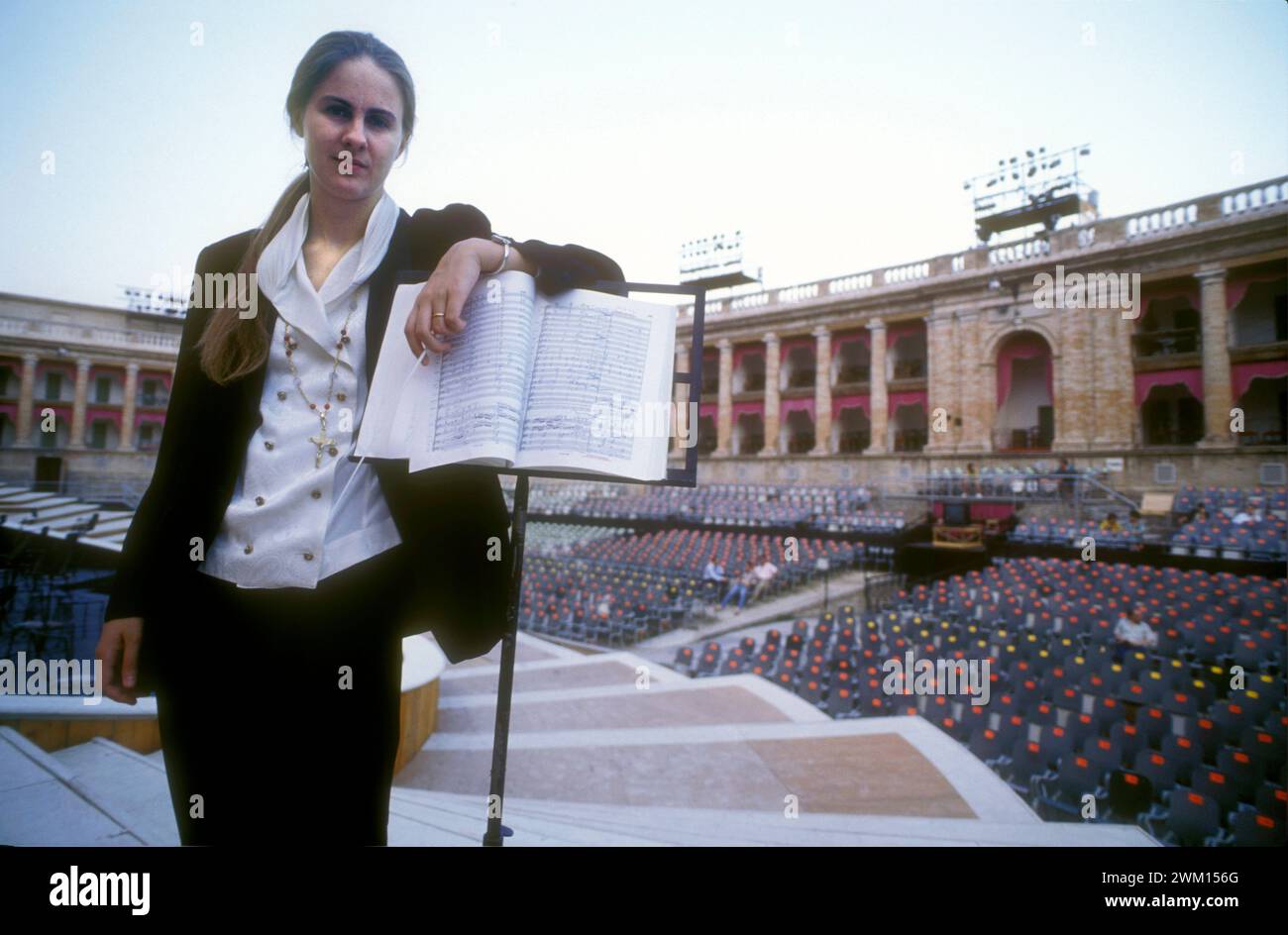 3829388 Elisabetta maschio; (add.info.: Sferisterio in Macerata, 1991. Direttore d'orchestra italiano Elisabetta maschio / Sferisterio di Macerata 1991. Il direttore d'orchestra Elisabetta maschio); © Marcello Mencarini. Tutti i diritti riservati 2024. Foto Stock