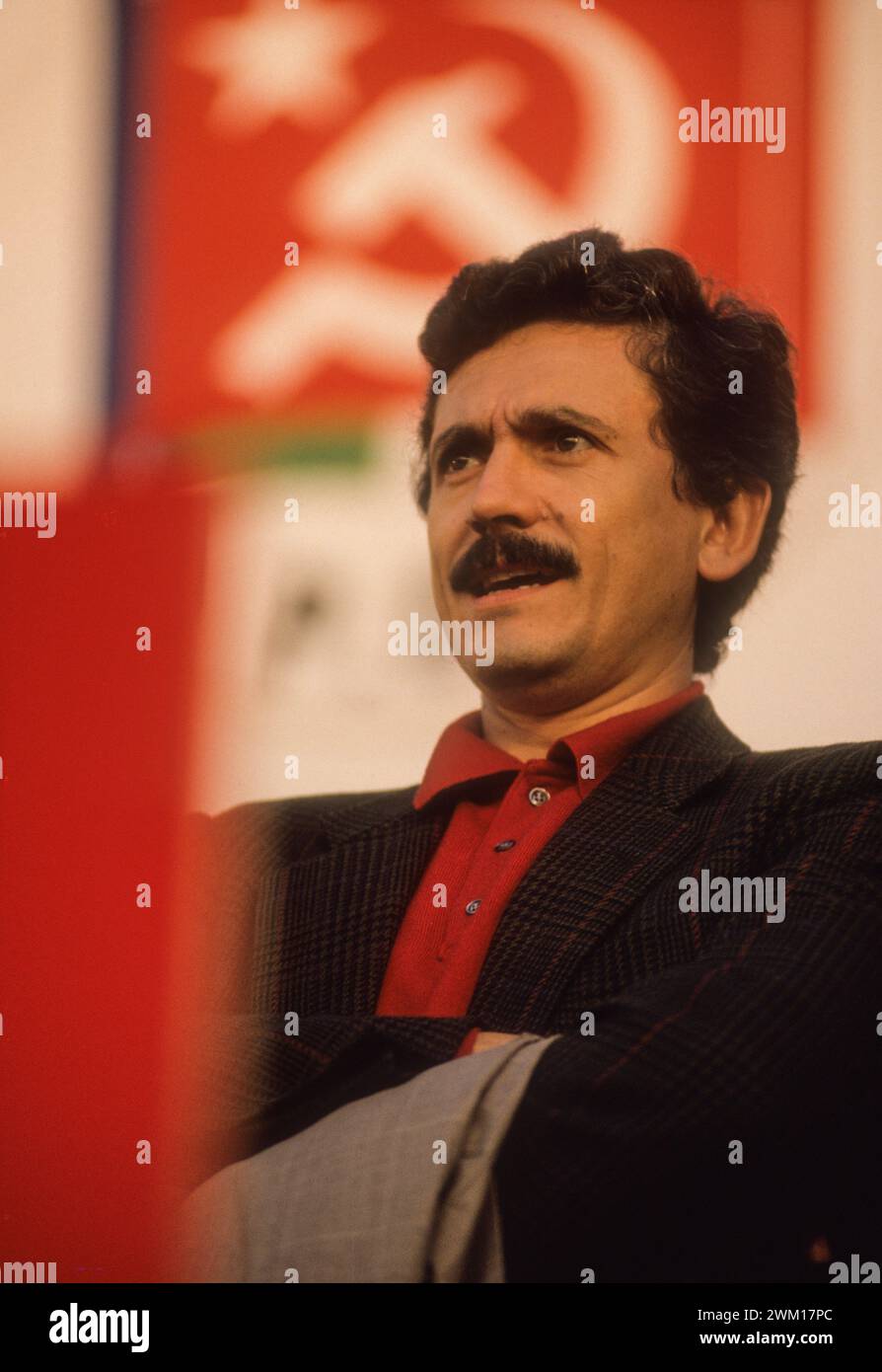 3831915 massimo D'Alema; (add.info.: Rimini, febbraio 1991. Politico italiano massimo D'Alema al XX e ultimo congresso del Partito Comunista Italiano, quando il suo nome divenne "Partito Democratico della sinistra" / Rimini, febbraio 1991. Il politico massimo D'alema al 20° e ultimo congresso del partito comunista italiano (PCI), diventato in questa occasione 'Partito democratico della sinistra' (PDS)); © Marcello Mencarini. Tutti i diritti riservati 2024. Foto Stock