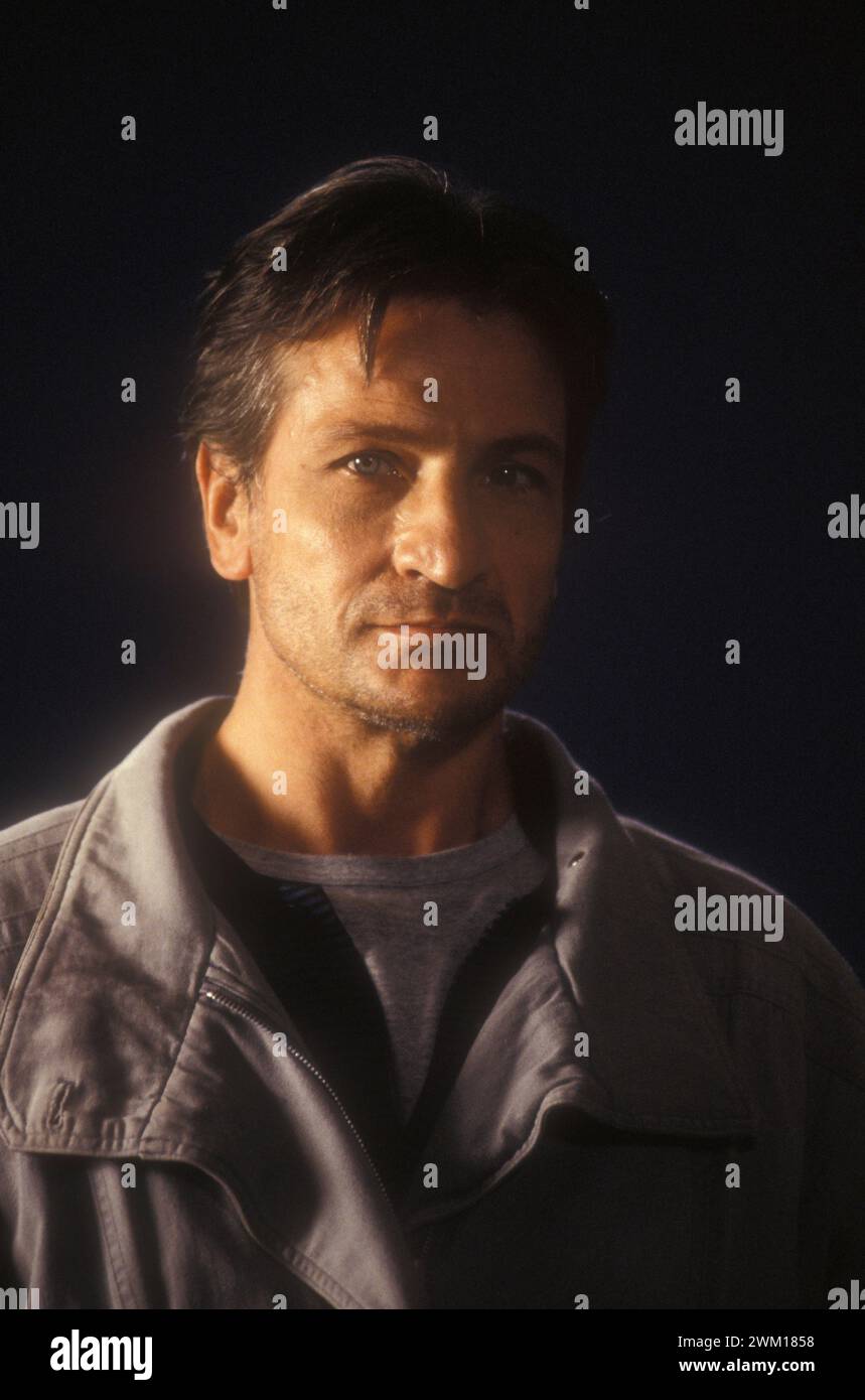 3832520 Vittorio mezzogiorno; (add.info.: New York, 1989. L'attore italiano Vittorio mezzogiorno sul set del film televisivo "la Piovra 5" / New York, 1989. L'attore Vittorio mezzogiorno sul set del telefilm "la Piovra 5"); © Marcello Mencarini. Tutti i diritti riservati 2024. Foto Stock