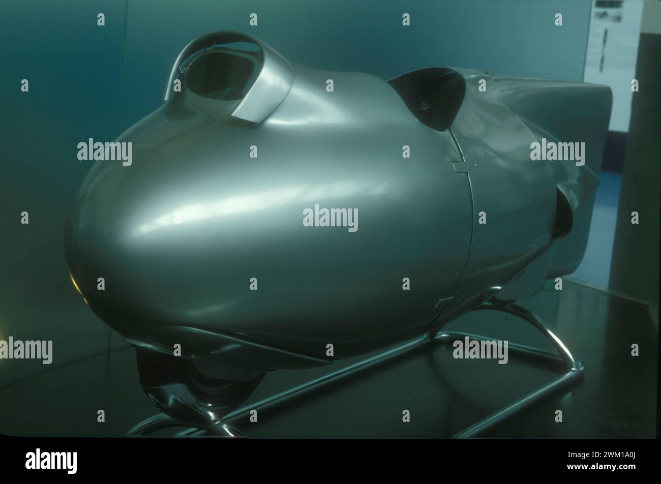 4065935 Museo Piaggio a Pontedera / Museo Piaggio di Pontedera, Italia; (add.info.: MUSEO PIAGGIO A PONTEDERA - Vespa siluro (Torpedo Vespa,1951) / MUSEO PIAGGIO di Pontedera, Vespa siluro (1951) - © Marcello Mencarini); © Marcello Mencarini. Tutti i diritti riservati 2024. Foto Stock