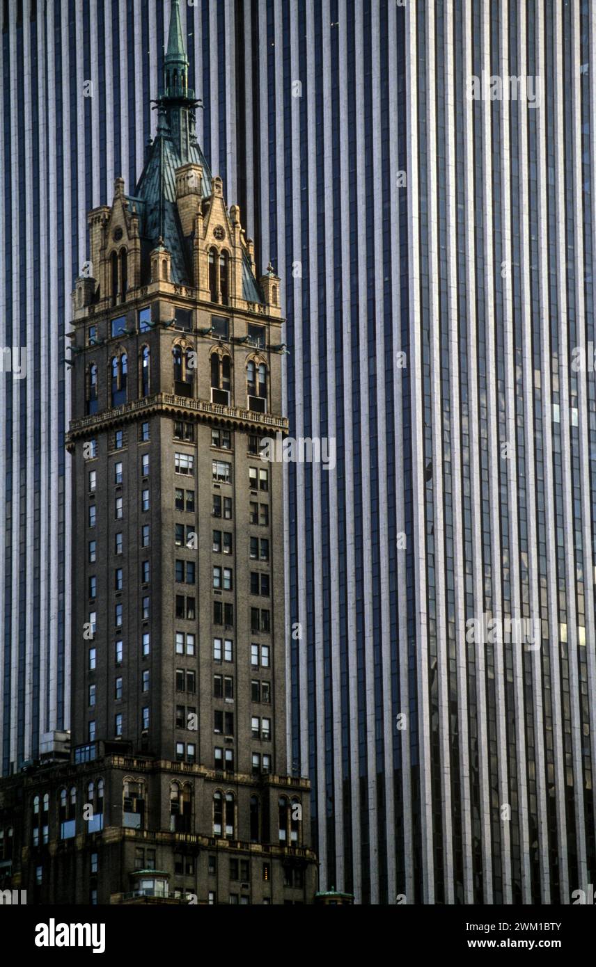 4066790 New York, 1989, Old and New Buildings; (add.info.: New York (1989) New York (1989). Vecchie nuovi edifici); © Marcello Mencarini. Tutti i diritti riservati 2024. Foto Stock