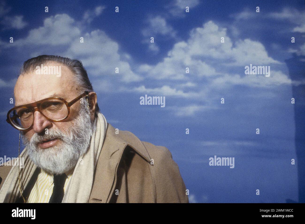 MME4731194 Roma, Cinecitta Studios, circa 1988. Sergio Leone/Roma, studi cinematografici di Cinecitt, 1988 circa. Ha registrato Sergio Leone-; (add.info.: Roma, Cinecitta Studios, circa 1988. Sergio Leone/Roma, studi cinematografici di Cinecitt, 1988 circa. Ha registrato Sergio Leone-); © Marcello Mencarini. Tutti i diritti riservati 2024. Foto Stock