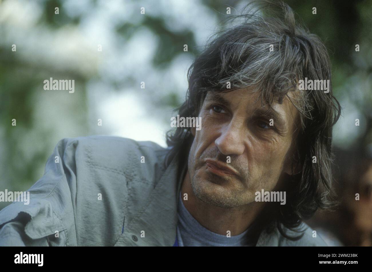 MME4769440 Lido di Venezia, Mostra del Cinema di Venezia 1988. Il regista britannico Andrew Birkin, in concorso con il film “” Burning Secret”/Lido di Venezia, Mostra del Cinema di Venezia 1988, in concorso con il film “” Burning Secret” (Bruciante segreto) -; (add.info.: Lido di Venezia, Mostra del Cinema di Venezia 1988. Il regista britannico Andrew Birkin, in concorso con il film “” Burning Secret”/Lido di Venezia, Mostra del Cinema di Venezia 1988, in concorso con il film “” Burning Secret” (Bruciante segreto) -); © Marcello Mencarini. Tutti i diritti riservati 2024. Foto Stock