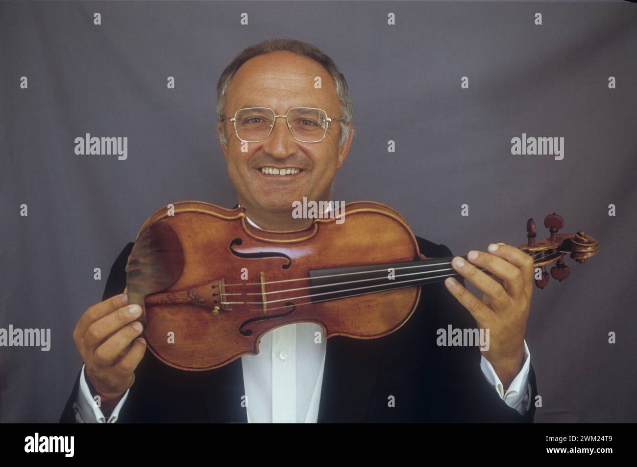 MME4777539 Roma 1986 violinista italiano Salvatore Accardo/Roma 1986 il violinista Salvatore Accardo-; (add.info.: Roma 1986 violinista italiano Salvatore Accardo/Roma 1986 il violinista Salvatore Accardo-); © Marcello Mencarini. Tutti i diritti riservati 2024. Foto Stock