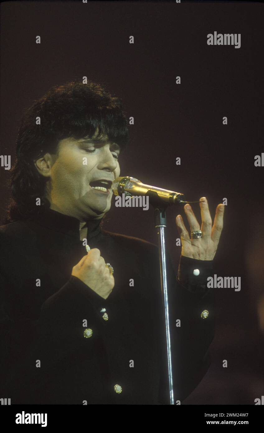 MME4778043 Festival di Sanremo 1991. Renato Zero/Festival di Sanremo 1991. Ha cantato Renato Zero -; (add.info.: Sanremo Music Festival 1991. Renato Zero/Festival di Sanremo 1991. Il cantante Renato Zero -); © Marcello Mencarini. Tutti i diritti riservati 2024. Foto Stock