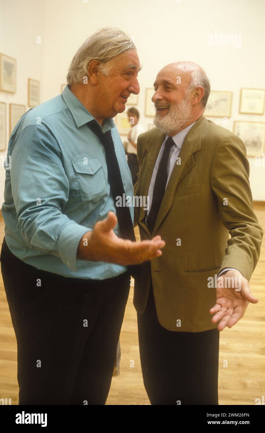 MME4787111 JAMES STIRLING e VITTORIO GREGOTTI, architetti, Biennale di architettura di Venezia 1991/JAMES STIRLING e VITTORIO GREGOTTI, architetti, Biennale di architettura di Venezia 1991; (add.info.: JAMES STIRLING e VITTORIO GREGOTTI, architetti, Biennale di architettura di Venezia 1991/JAMES STIRLING e VITTORIO GREGOTTI, architetti, Biennale di architettura di Venezia 1991); © Marcello Mencarini. Tutti i diritti riservati 2024. Foto Stock