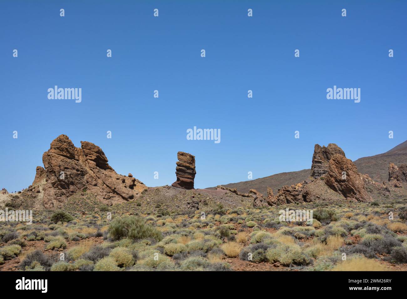 La roccia vulcanica Roque cinque dalla forma bizzarra nel Parco Nazionale del Teide, sull'isola delle Canarie di Tenerife, Spagna Foto Stock