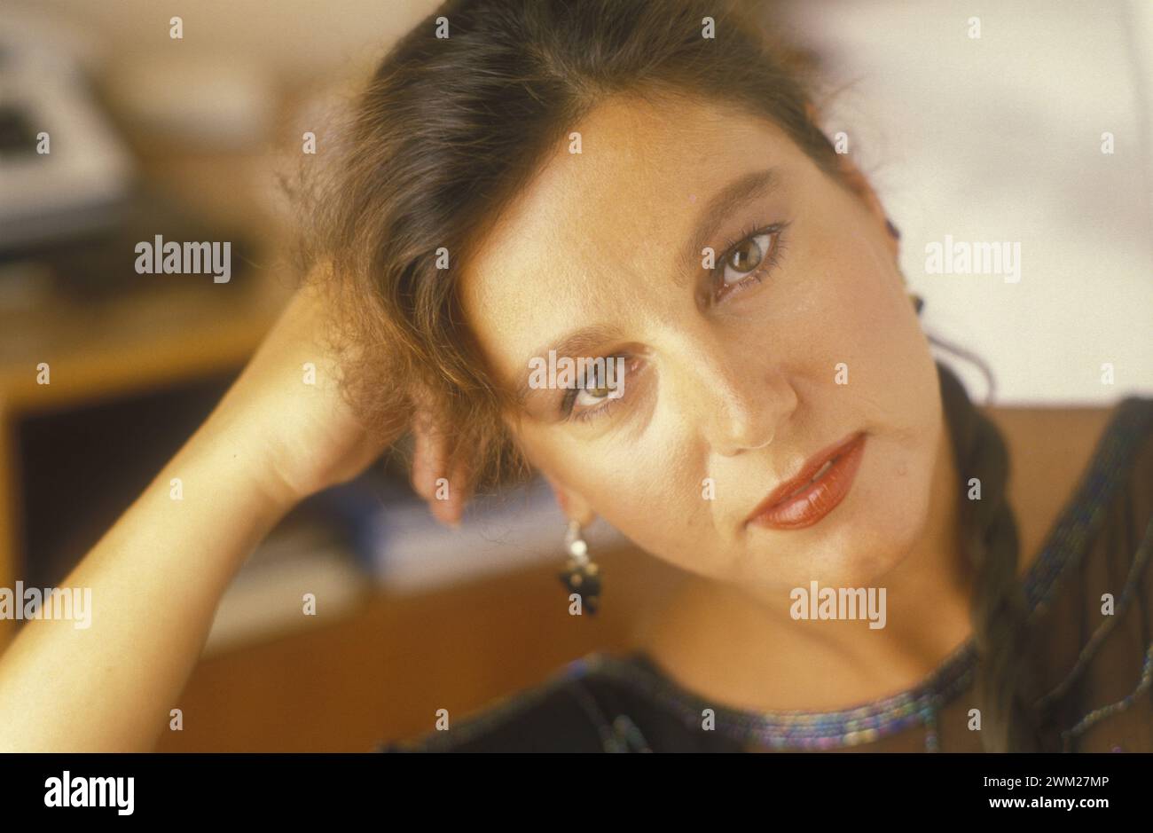 MME4794055 Lido di Venezia, Mostra del Cinema di Venezia 1987. L'attrice italiana Stefania Sandrelli, protagonista di "gli occhiali d'oro", regia di Giuliano Montaldo/Lido di Venezia, Mostra del Cinema di Venezia 1987. L'attrice Stefania Sandrelli, interpreta il film "gli occhiali d'oro" diretto da Giuliano Montaldo -; (add.info.: Lido di Venezia, Mostra del Cinema di Venezia 1987. L'attrice italiana Stefania Sandrelli, protagonista di "gli occhiali d'oro", regia di Giuliano Montaldo/Lido di Venezia, Mostra del Cinema di Venezia 1987. L'attrice Stefania Sandrell Foto Stock