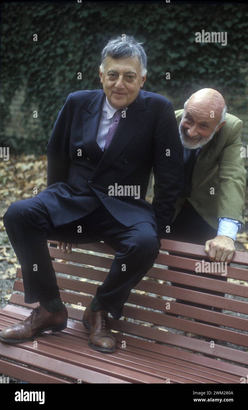 MME4796078 Biennale di architettura di Venezia 1991. Architetti Aldo Rossi e Vittorio Gregotti/Biennale architettura di Venezia 1991. Gli architetti Aldo Rossi e Vittorio Gregotti - (add.info.: Biennale di architettura di Venezia 1991. Architetti Aldo Rossi e Vittorio Gregotti/Biennale architettura di Venezia 1991. Gli architetti Aldo Rossi e Vittorio Gregotti -); © Marcello Mencarini. Tutti i diritti riservati 2024. Foto Stock