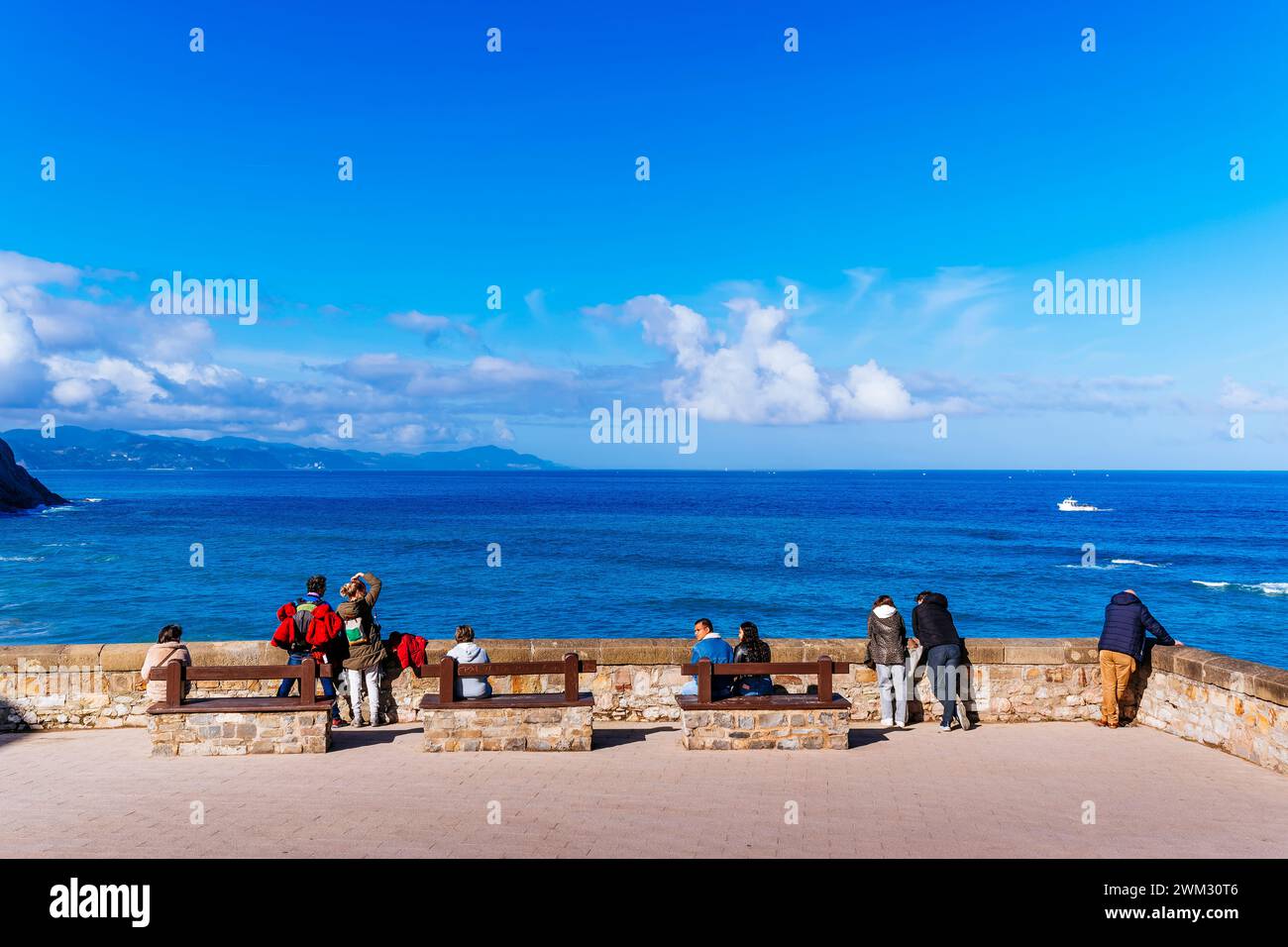 Punto panoramico sulla spiaggia di Itzurun. Zumaya, Guipúzcoa, País Vasco, Spagna, Europa Foto Stock