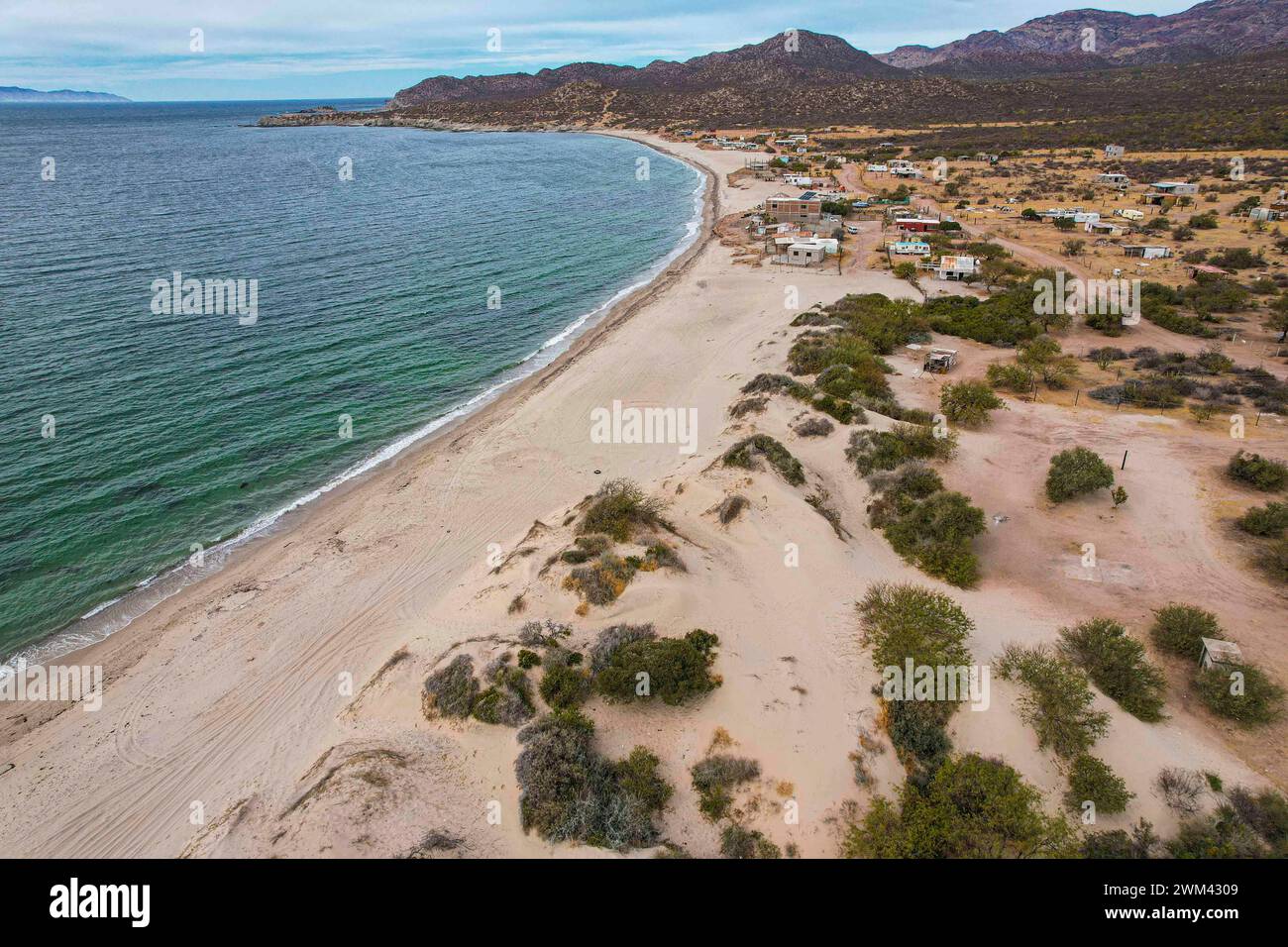 Baia e spiaggia intorno a San Carlos, Sonora, Messico. Comune di Nuevo Guaymas, Messico. rocky (foto di Luis Gutierrez/ Norte Photo/) ​ Bahia y playa alrededor de San Carlos, Sonora Messico. Municipio Nuevo Guaymas Messico . (Foto di Luis Gutierrez/ Norte Photo/) Foto Stock