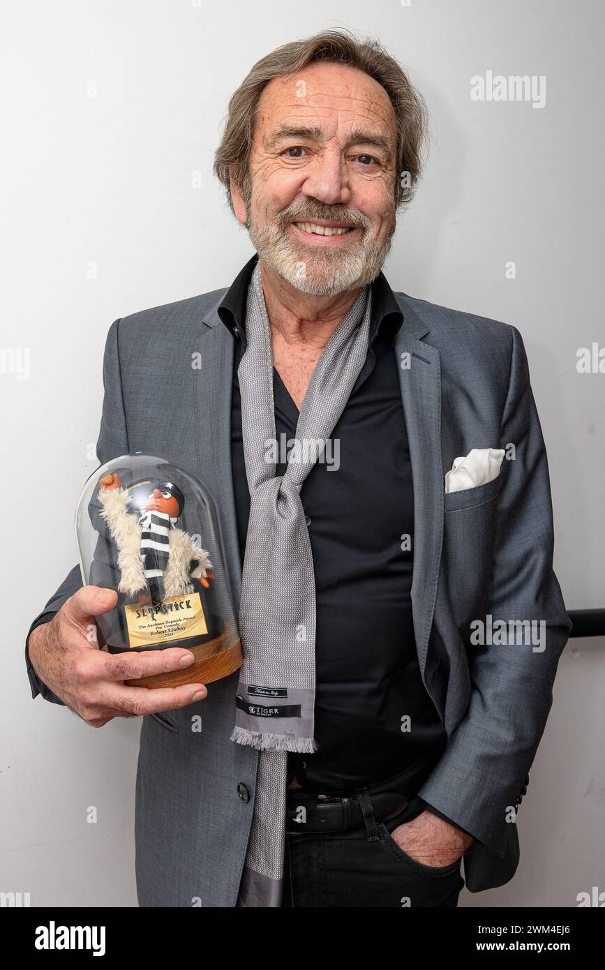 Lindsay ha ricevuto l'Aardman Slapstick Comedy Legend Award per i suoi ruoli in serie comiche televisive come My Family, Citizen Smith e G.B.H. di Alan Bleasdale e per le apparizioni cameo in una vasta gamma di spettacoli comici, tra cui Absolutely Fabulous, Extras, The Office e uno speciale di Victoria Wood. Foto Stock