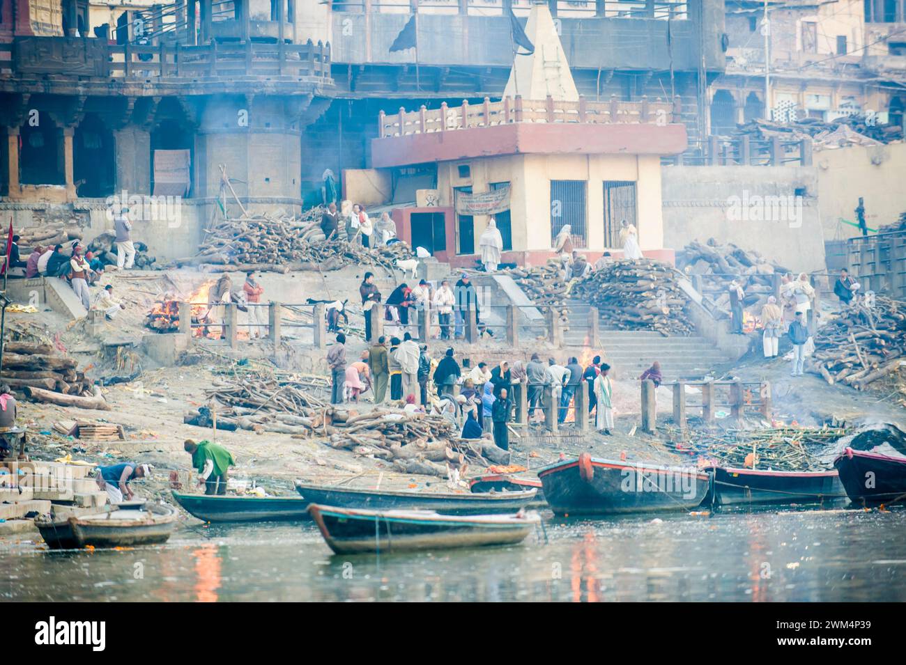 Ghat sulle rive del Ganga. Varanasi, Uttar Pradesh, India, Asia, Asia, Sud Asia. Foto Stock